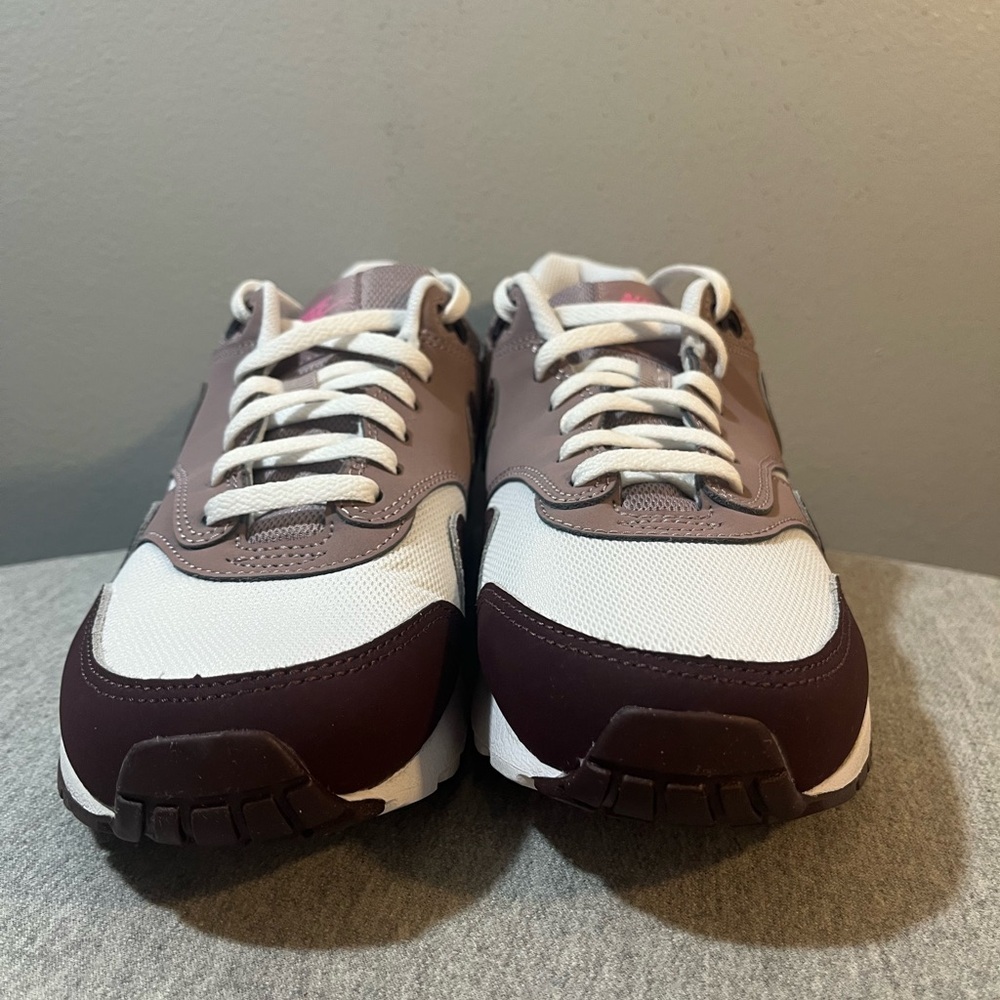 Nike Air Max 1 (GS) LT Violet Ore Burgundy Crush Size 7Y/Women's 8.5 DZ3307-112 - Picture 2 of 11